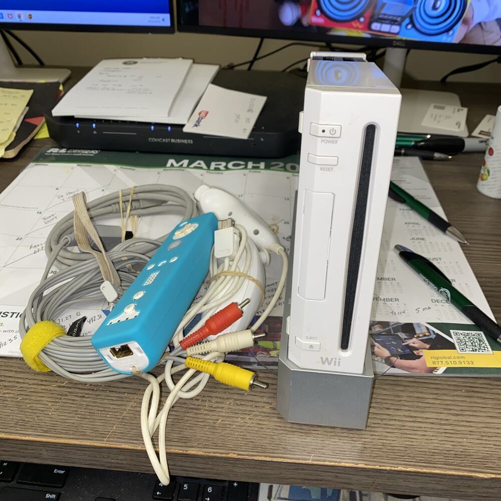 Nintendo Wii Console (RVL-001) w/ Accessories No Power Cord